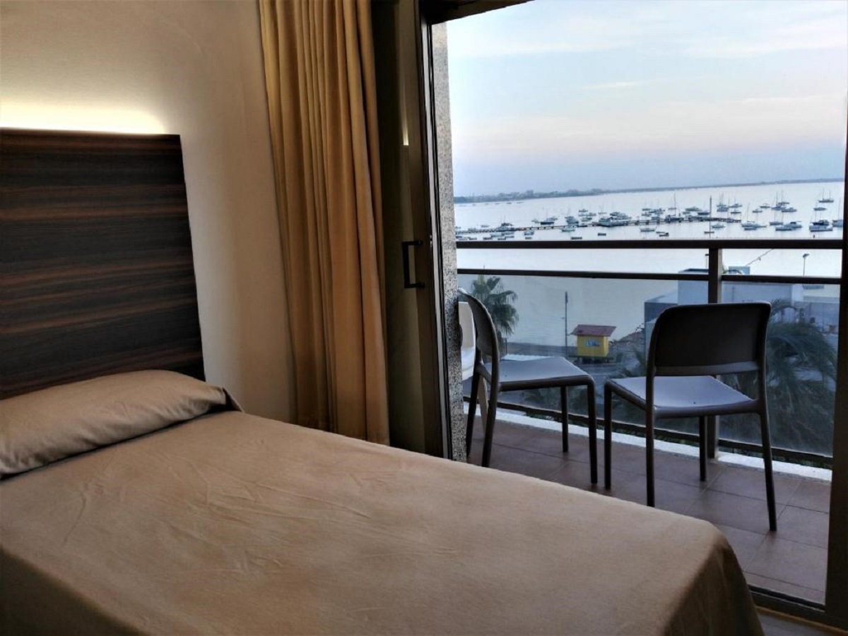 Costa Calida 2 Sterne Hotel 1. Strandlinie